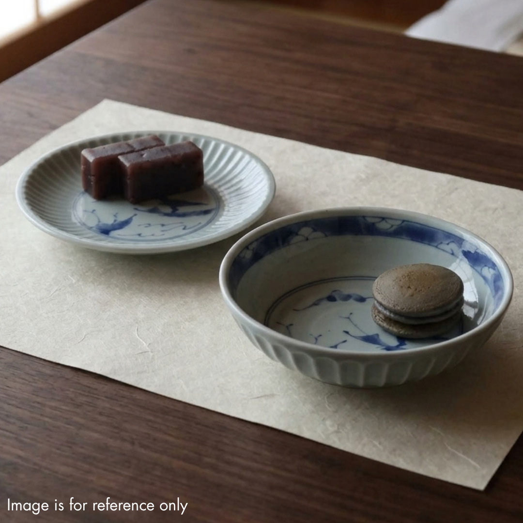 Edokko Dinosaur shinogi medium bowl with Japanese pancakes beside matching side plate with yokan on a washi paper placemat