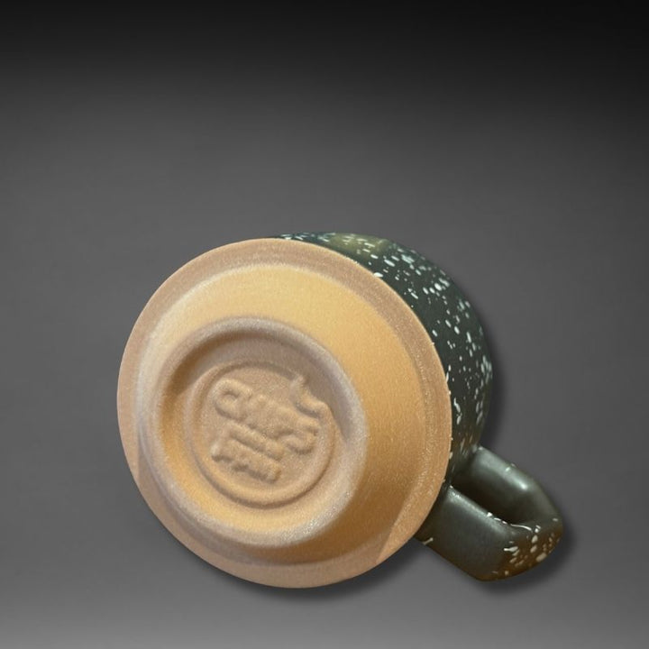 Chips Stack Mug 280ml Splash Black/White – stackable Japanese ceramic mug in gift box.