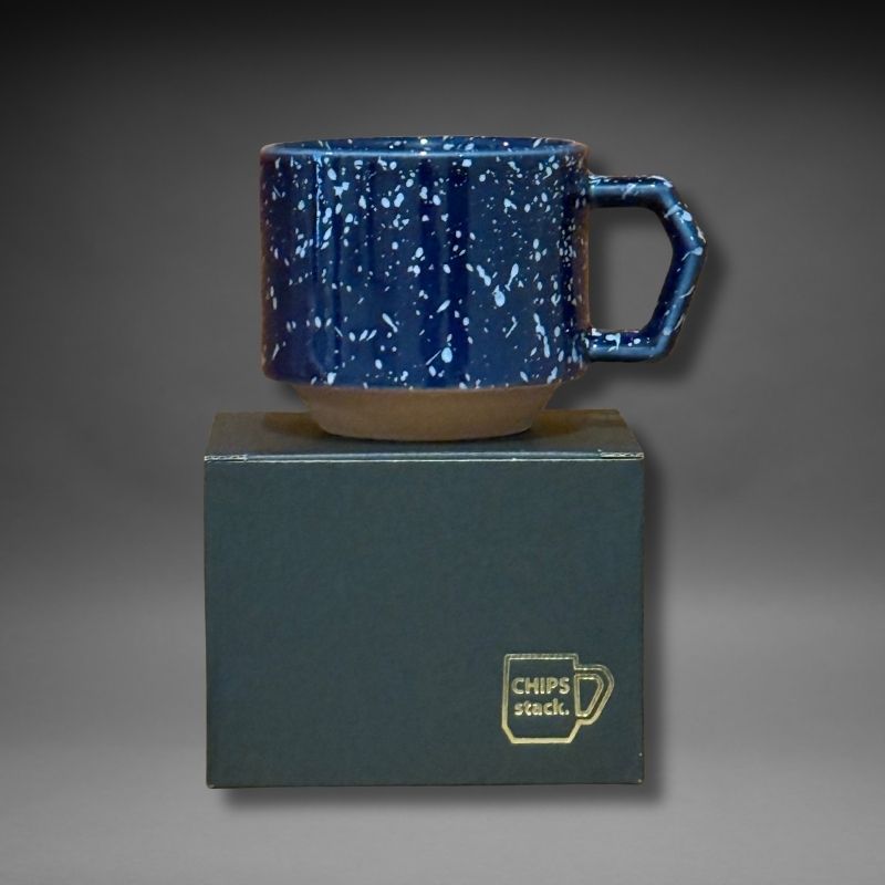Chips Stack Mug 280ml Splash Navy White – stackable Japanese ceramic mug in gift box.