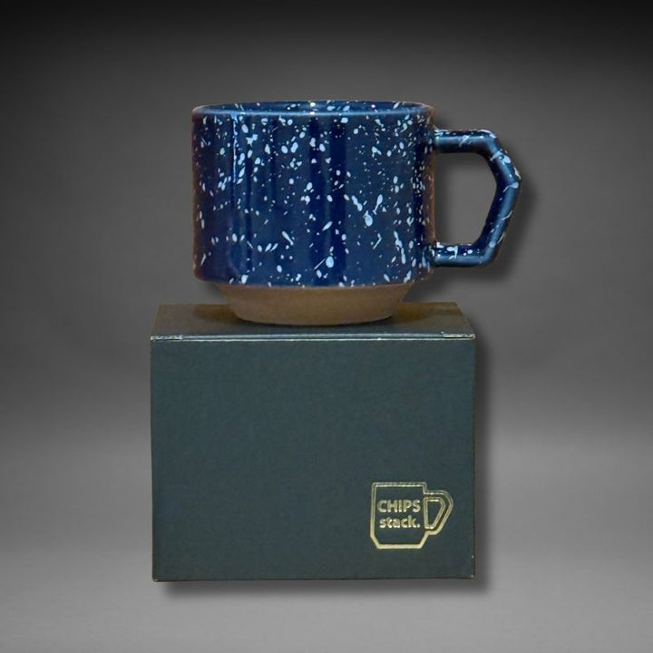 Chips Stack Mug 280ml Splash Navy White – stackable Japanese ceramic mug in gift box.