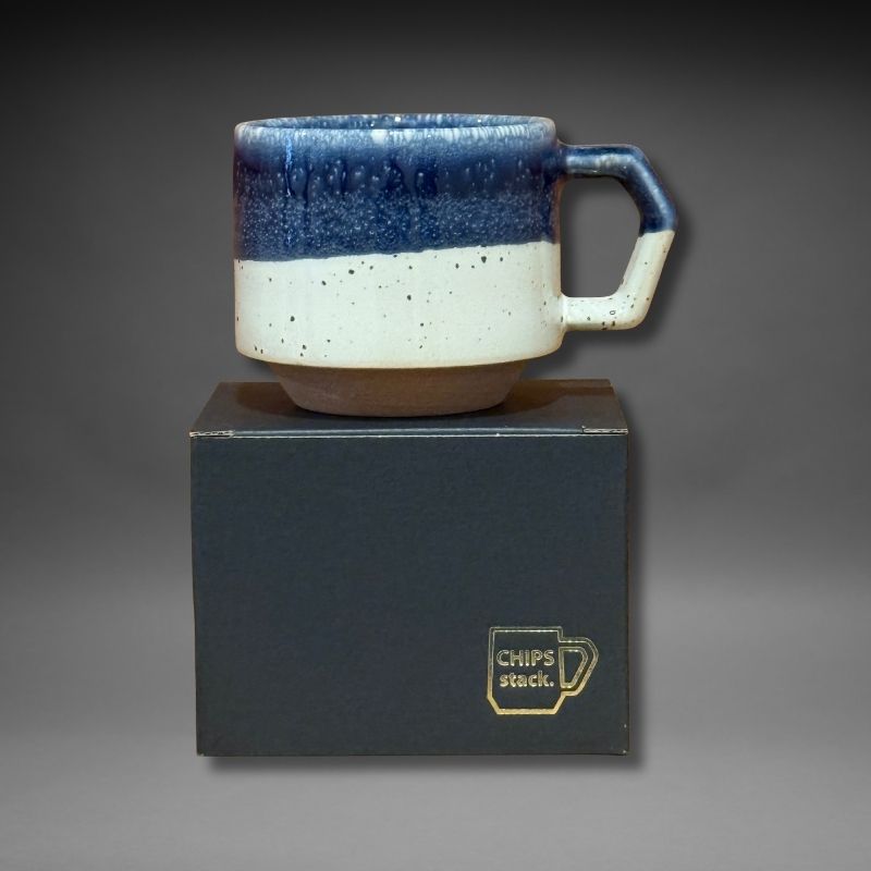 Chips Stack Mug 280ml White Navy Drop – stackable Japanese ceramic mug in gift box.