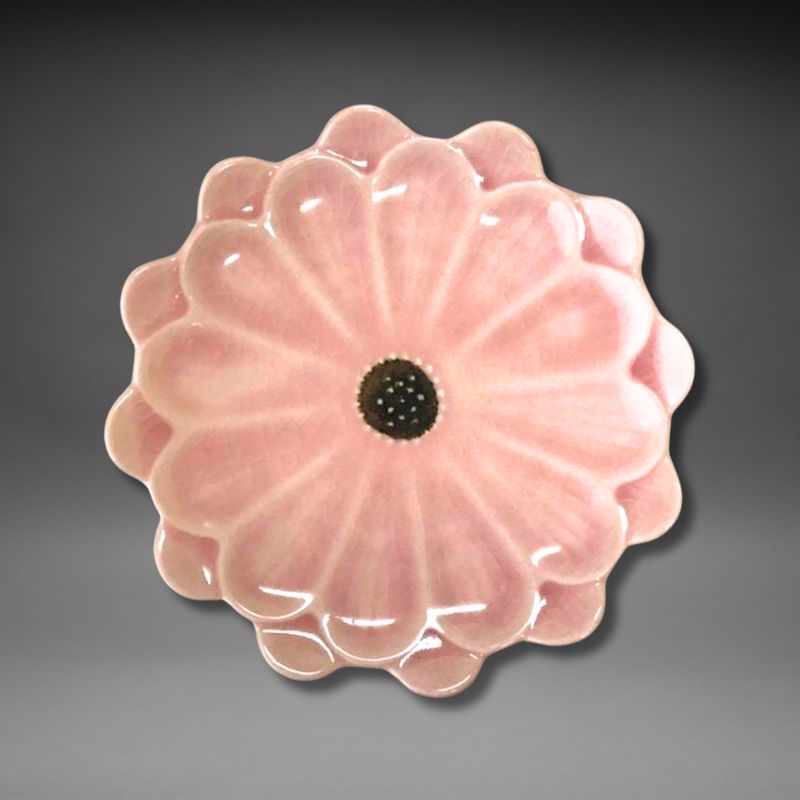 Handmade Mino-ware Crackle Glaze Flower Mini Plate in pink — Japanese ceramic dish from the Fiore series with glossy crackle finish and petal-shaped design.