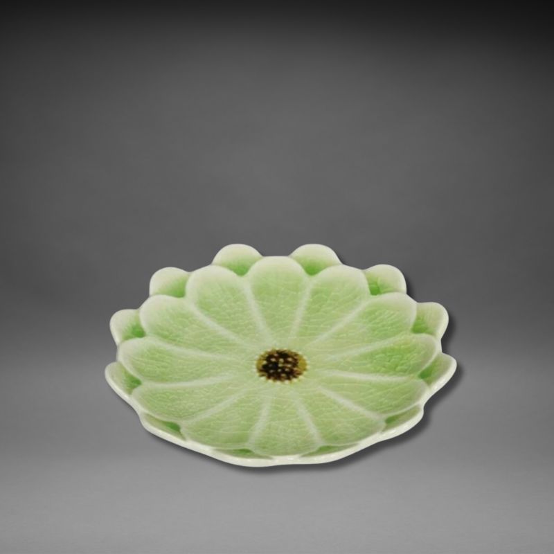 Handmade Mino-ware Crackle Glaze Flower Mini Plate in light green — Japanese ceramic small plate from the Fiore series, showcasing delicate kan-iri crackle texture.