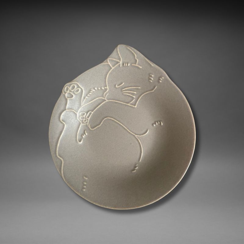 Front view of Salt Grey Miau Cat Nyanmonite plate with embossed sleeping cat design, handcrafted Mino-yaki ceramic by Yamago Touki, Japan.